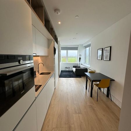 London Luxxe Suites & Apartments - London Heathrow Airport, Terminal 1 2 3 4 5 هيثرو المظهر الخارجي الصورة