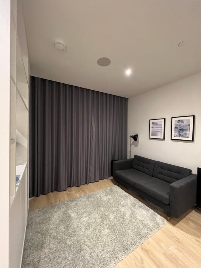 London Luxxe Suites & Apartments - London Heathrow Airport, Terminal 1 2 3 4 5 هيثرو المظهر الخارجي الصورة