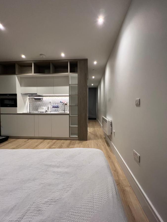 London Luxxe Suites & Apartments - London Heathrow Airport, Terminal 1 2 3 4 5 هيثرو المظهر الخارجي الصورة