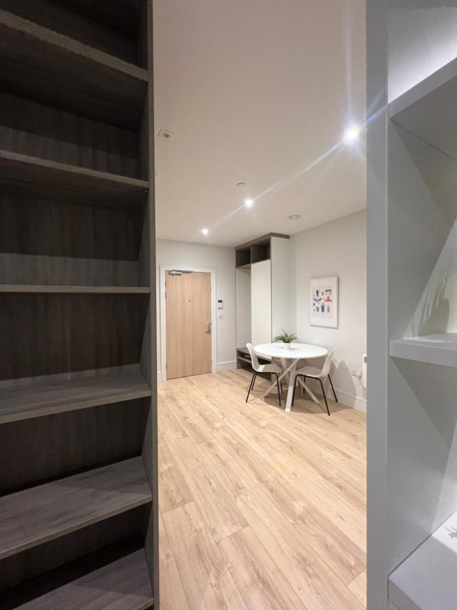 London Luxxe Suites & Apartments - London Heathrow Airport, Terminal 1 2 3 4 5 هيثرو المظهر الخارجي الصورة