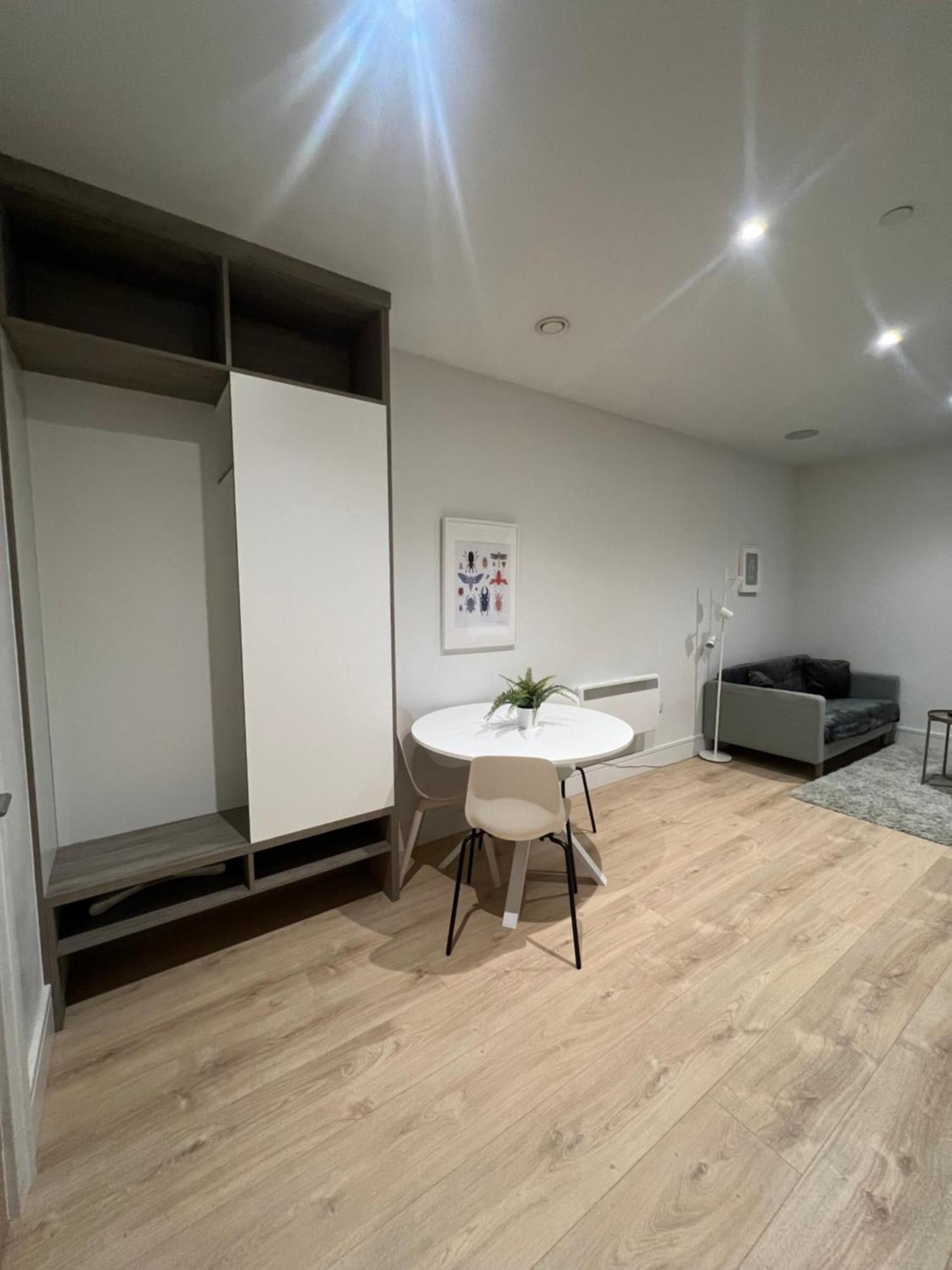 London Luxxe Suites & Apartments - London Heathrow Airport, Terminal 1 2 3 4 5 هيثرو المظهر الخارجي الصورة