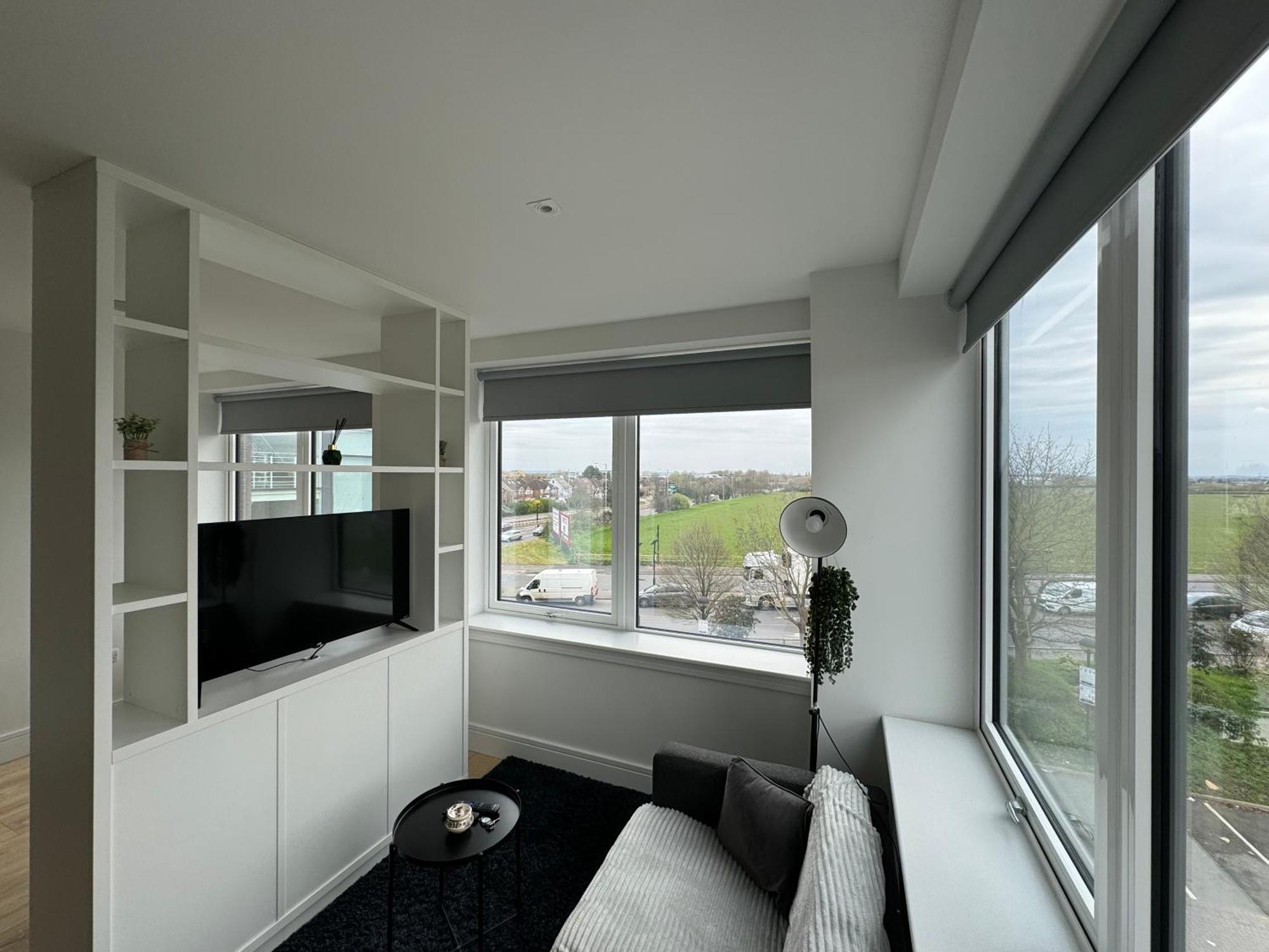 London Luxxe Suites & Apartments - London Heathrow Airport, Terminal 1 2 3 4 5 هيثرو المظهر الخارجي الصورة
