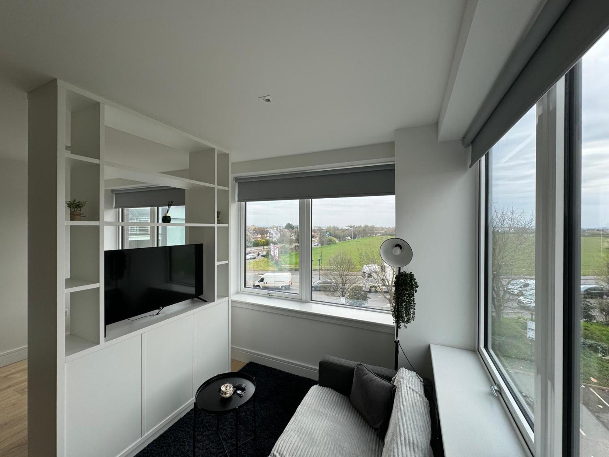 London Luxxe Suites & Apartments - London Heathrow Airport, Terminal 1 2 3 4 5 هيثرو المظهر الخارجي الصورة
