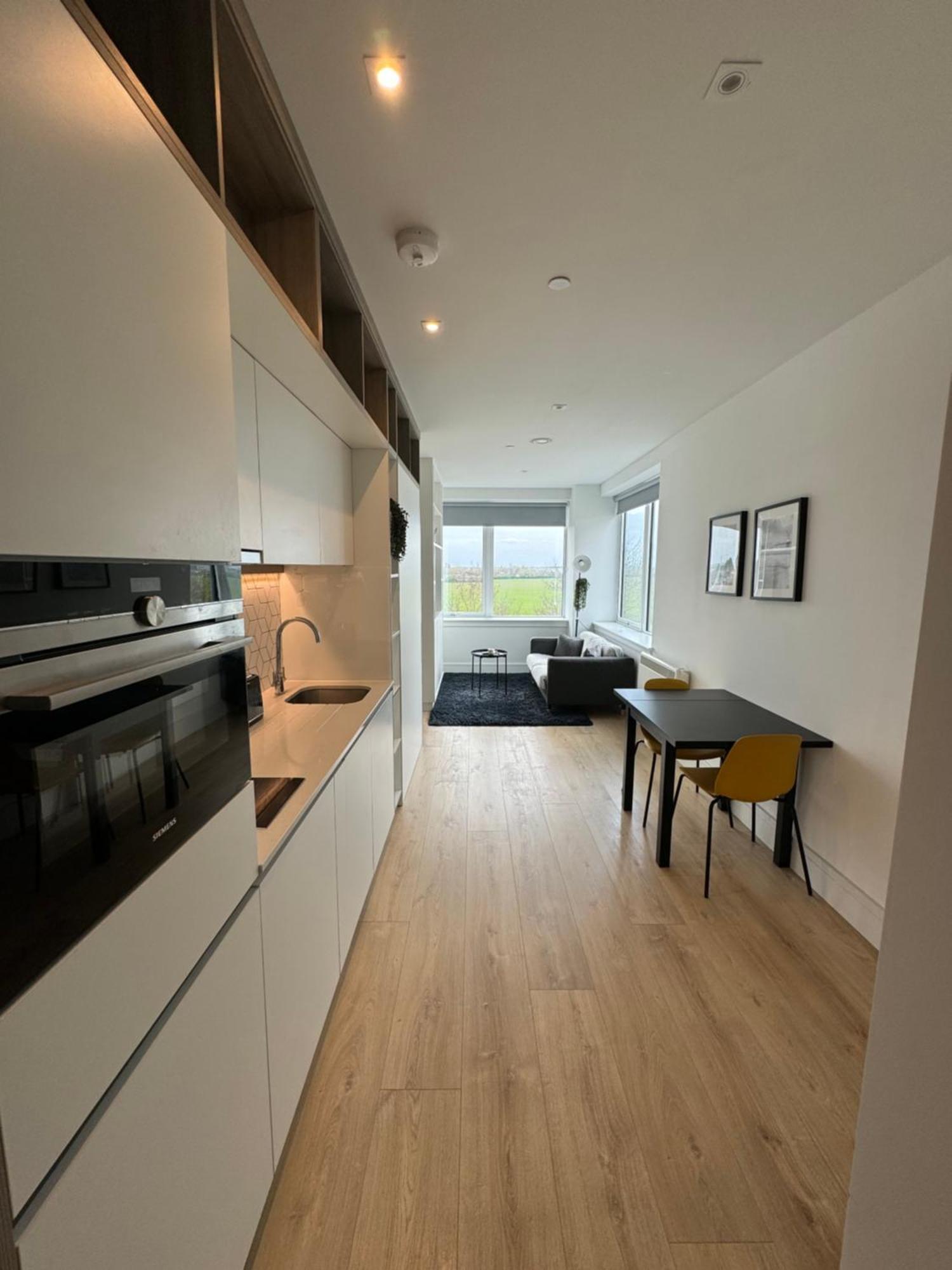 London Luxxe Suites & Apartments - London Heathrow Airport, Terminal 1 2 3 4 5 هيثرو المظهر الخارجي الصورة